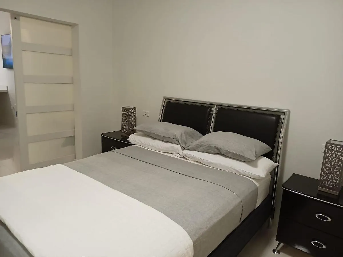 Luxury 2 Bedroom Rooftop Pool View Unit #3 Falmouth Jamaika